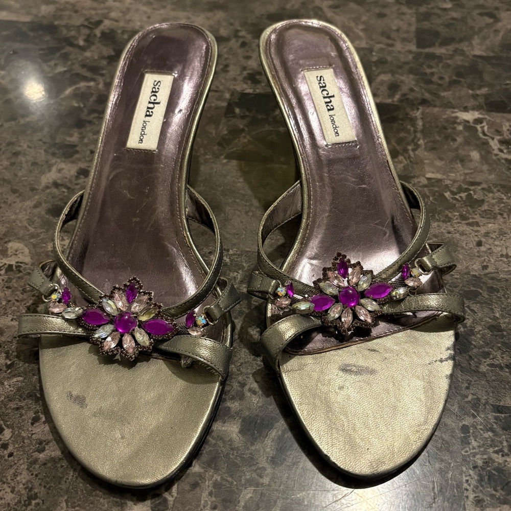 SACHA LONDON Slip On Beaded Sandals Heels Leather Uppers sz 8M Beaded Bling